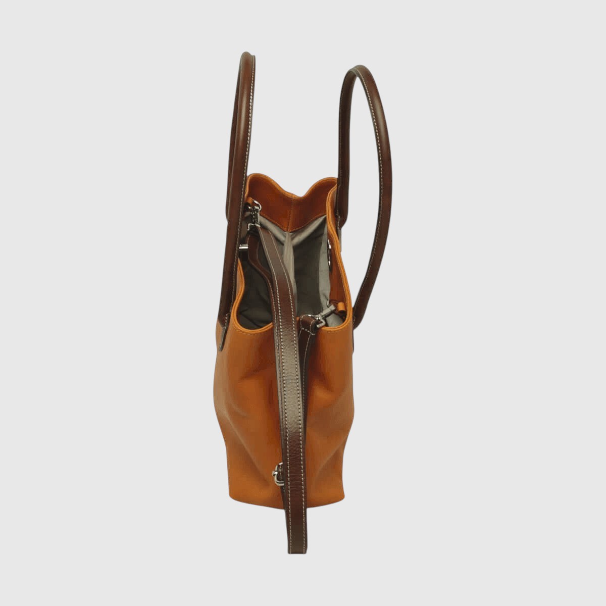 Borsa in pelle giallo ocra con tasca frontale con zip e dettagli marroni