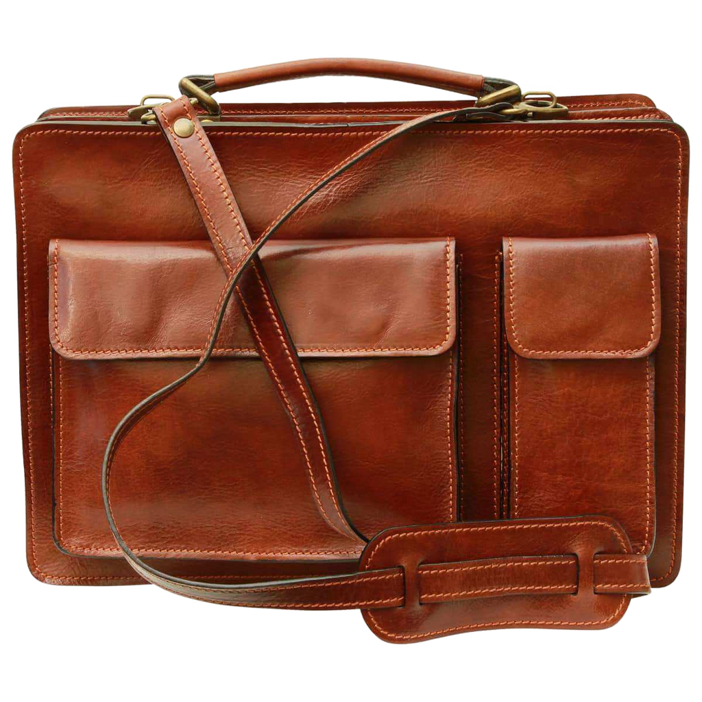 Cartella in pelle marrone con patta frontale e due tasche laterali