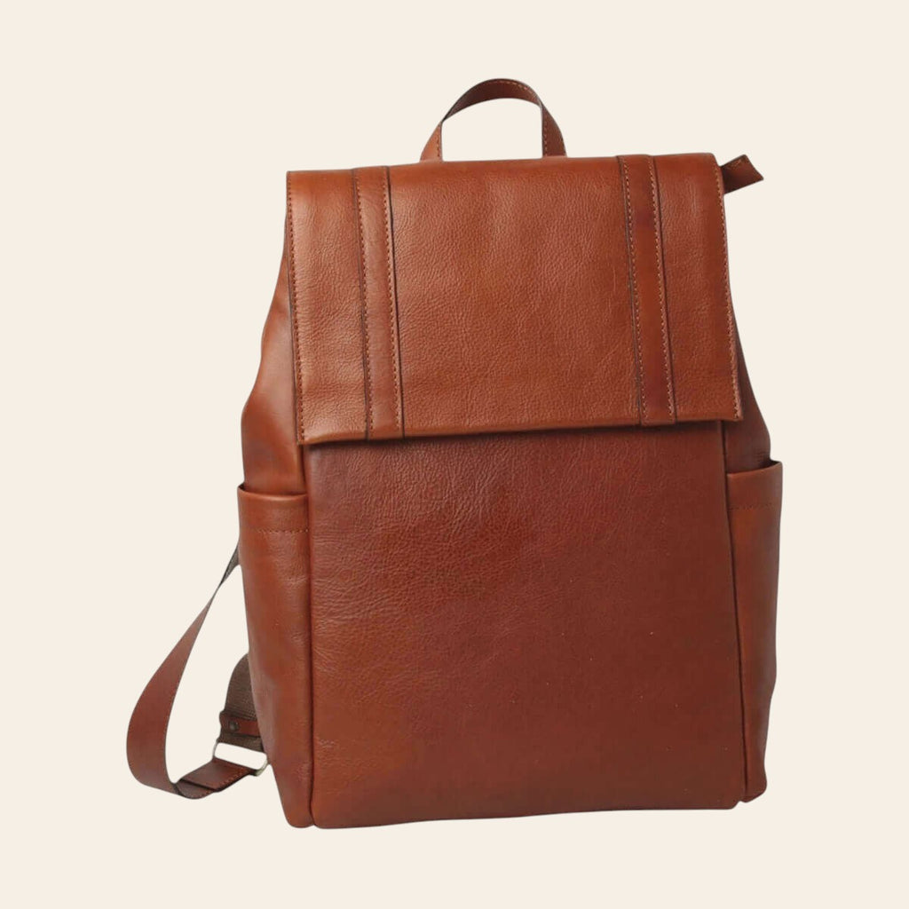 Zaino in pelle teak per laptop, tasca frontale e tracolla regolabile