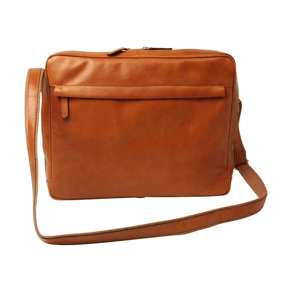 Borsa messenger in pelle marrone, tracolla e chiusura con zip frontale