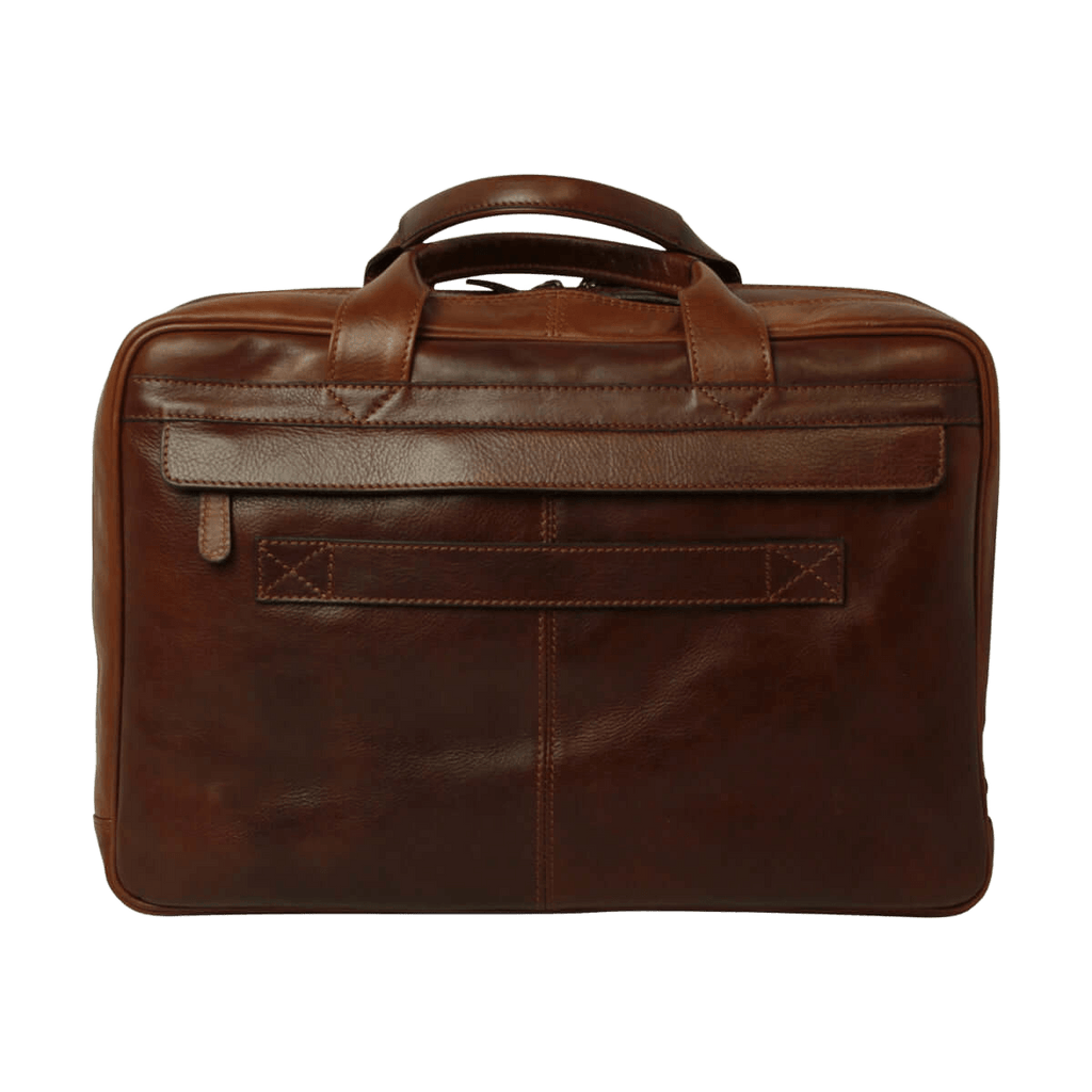 Borsa da laptop in pelle marrone con pattina frontale e cuciture a rombi