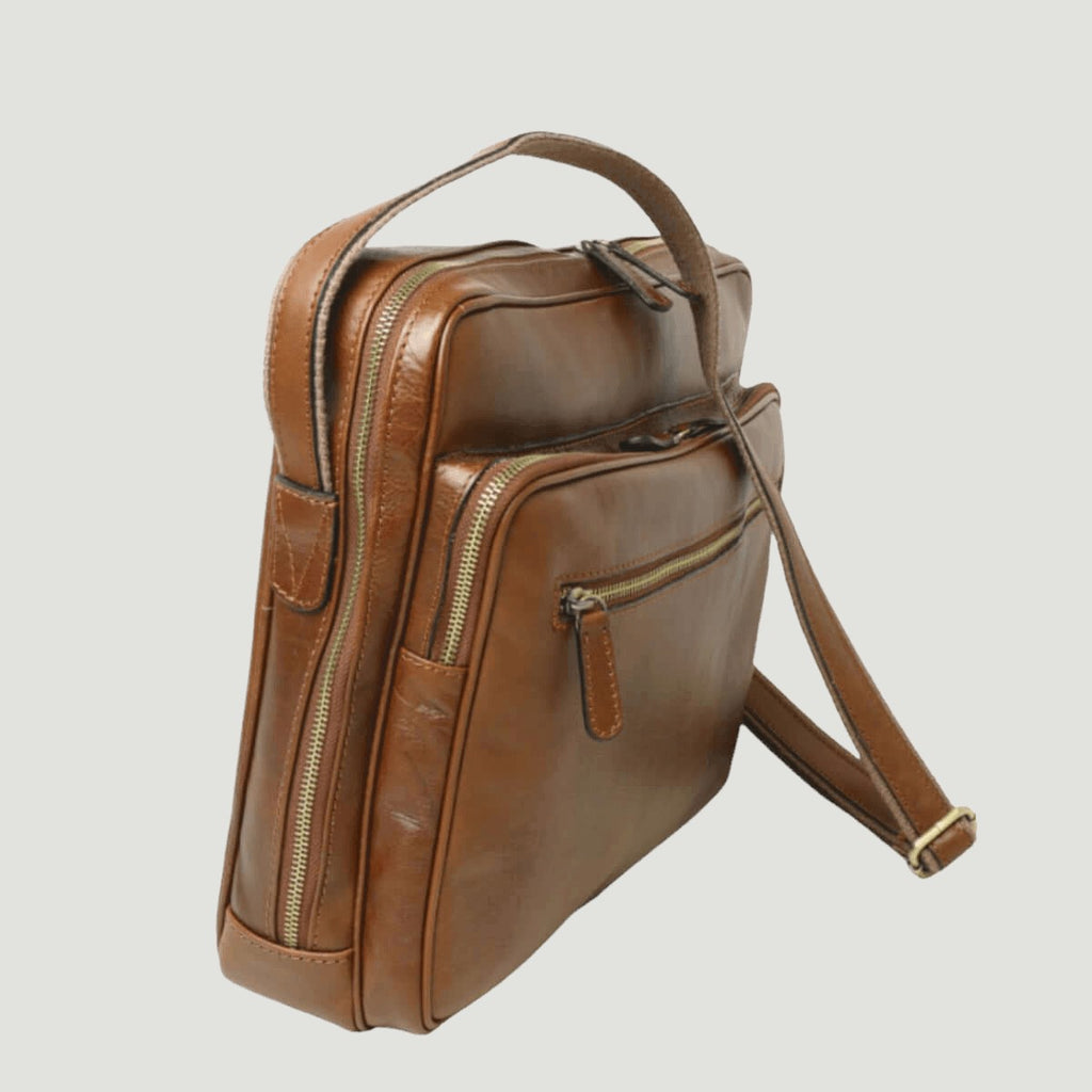 Borsa messenger in pelle marrone con tasca anteriore e tracolla in cuoio