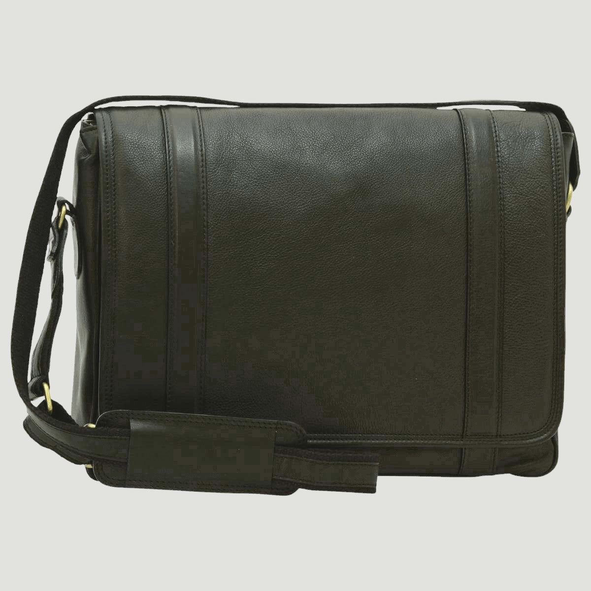 Borsa messenger in pelle nera con patta frontale e tracolla regolabile