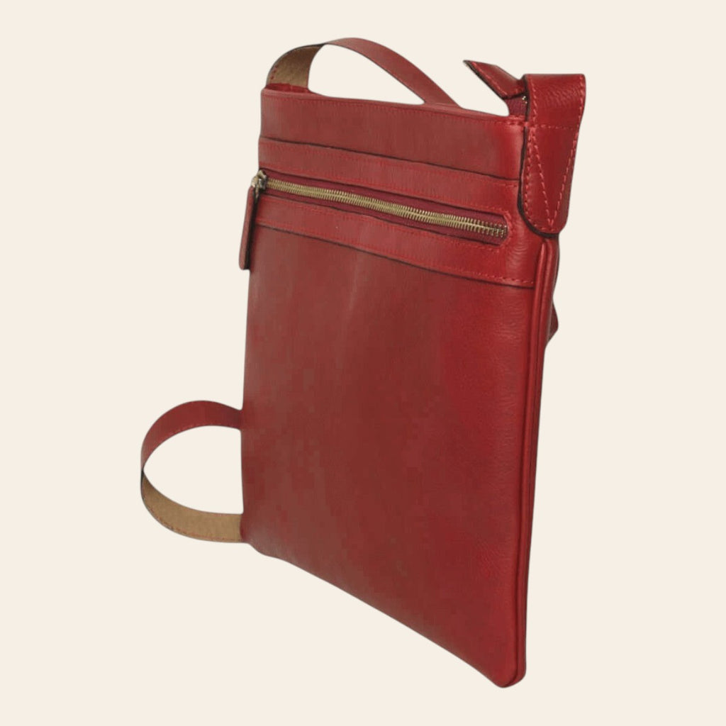 Borsa a tracolla rossa in pelle con tasca frontale con zip e tracolla corta