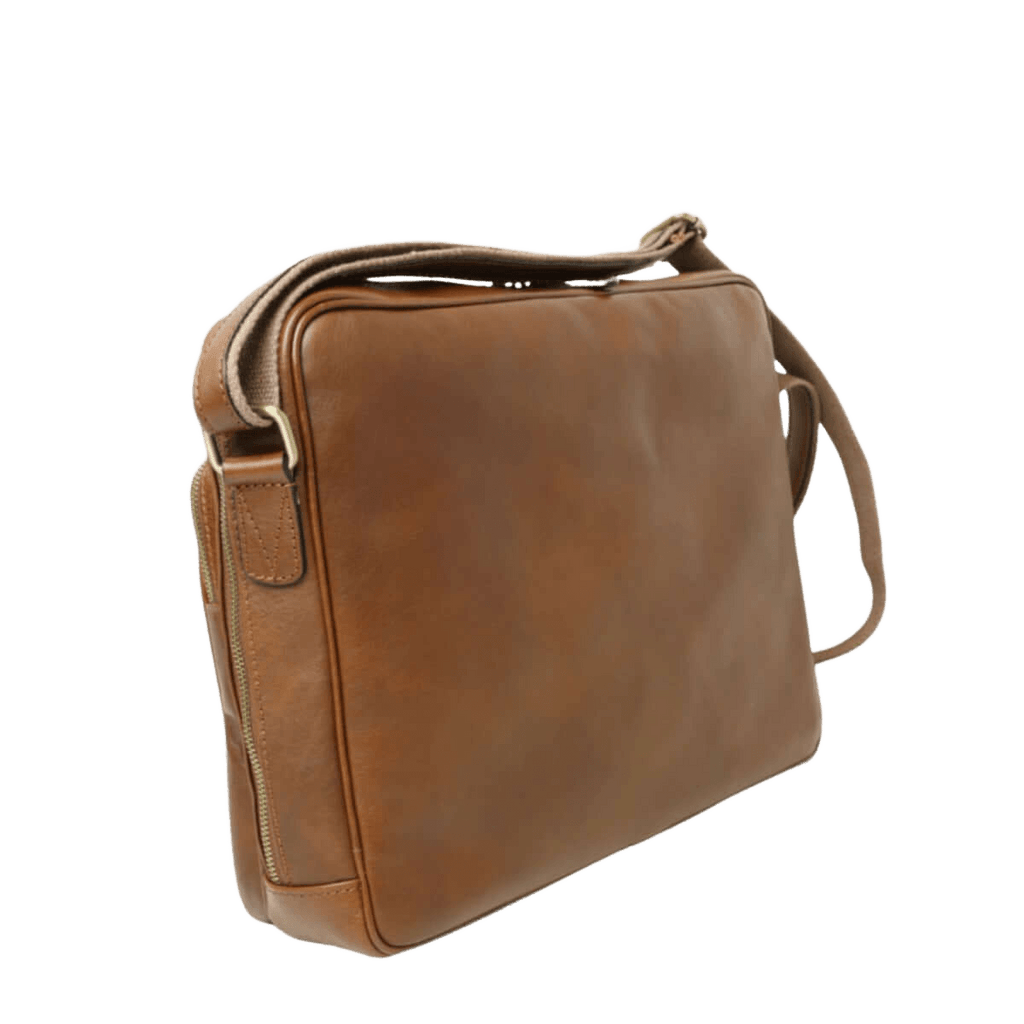 Borsa messenger in pelle marrone con tracolla e dettagli cuciture