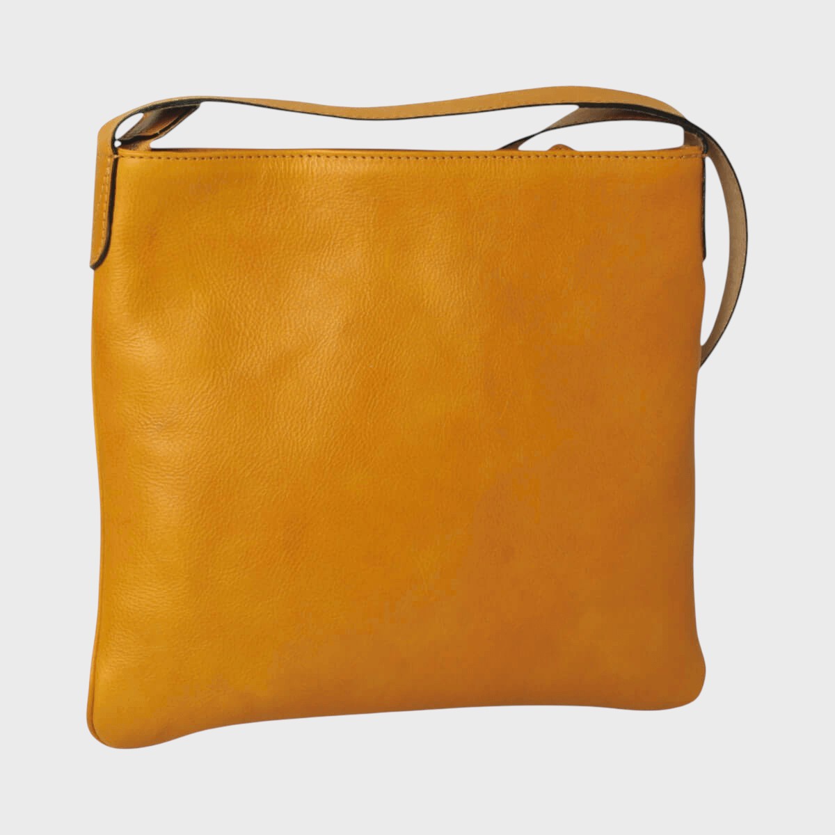 Borsa a tracolla grande in pelle giallo ocra, patta frontale e tracolla