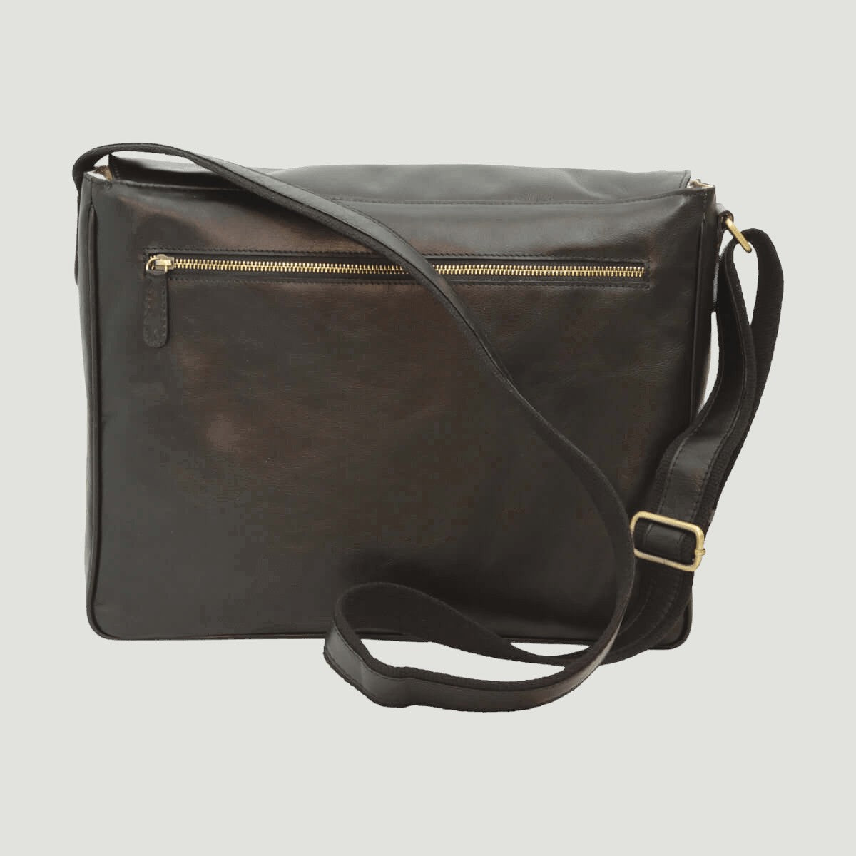 Borsa messenger in pelle scura con zip frontale e tracolla regolabile