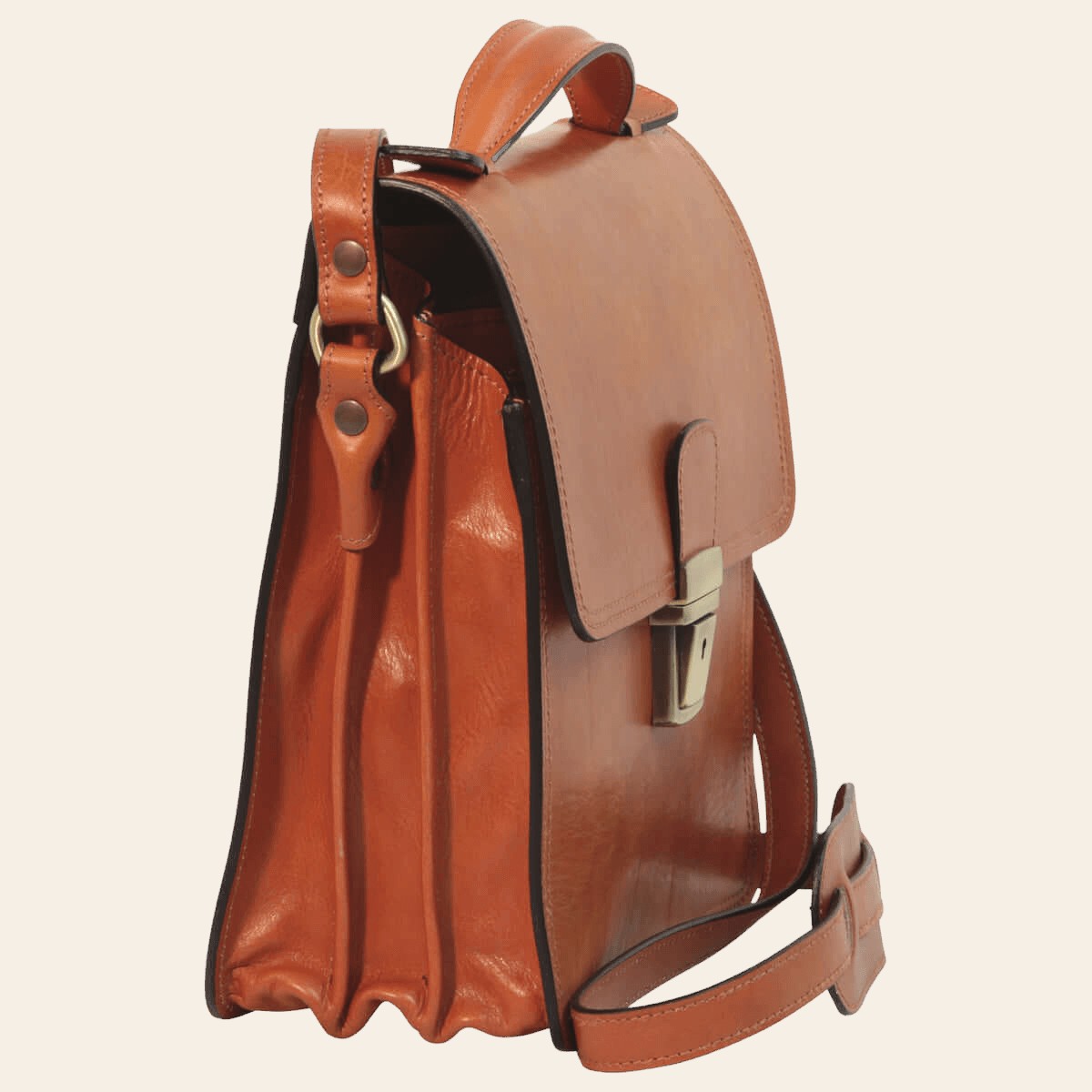 Borsa a tracolla in pelle marrone coloniale vista laterale con tasca e chiusura metallica