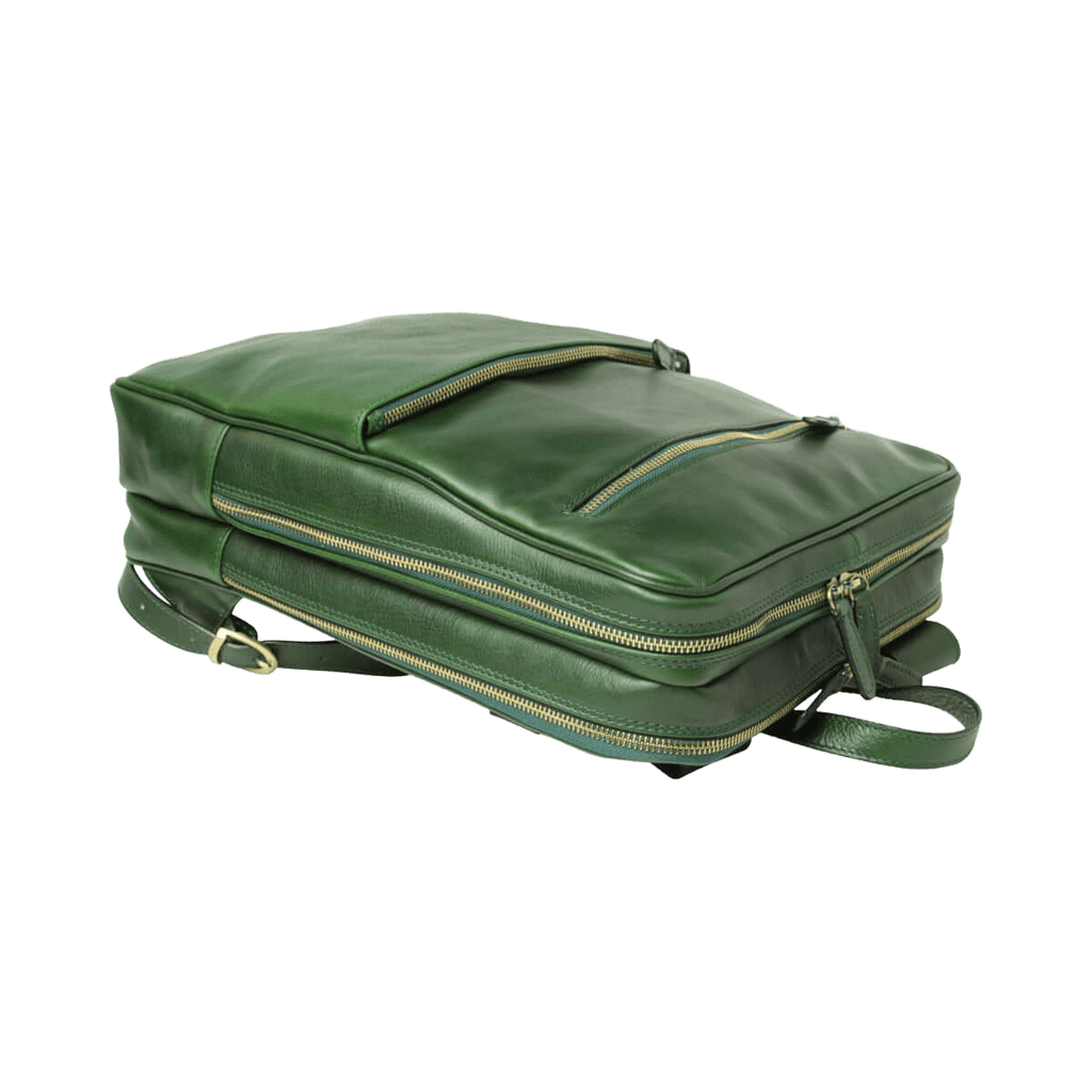 Zaino in pelle verde con cerniera superiore e zip frontale
