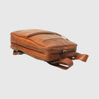 Zaino in pelle di vitello cuoio con tasca laterale con zip e tracolla trolley Old Angler