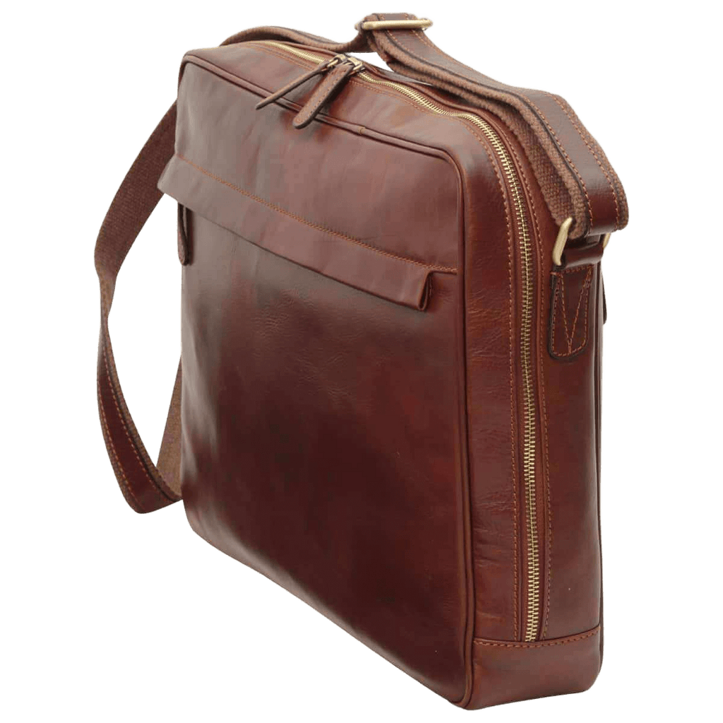 Borsa messenger in pelle marrone laterale con zip e fibbie in metallo