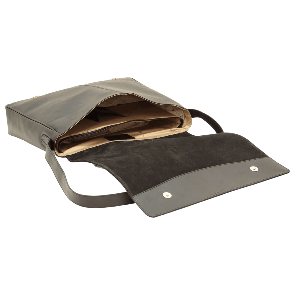 Borsa messenger in pelle nera aperta con fodera e tasca interna