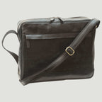 Borsa messenger in pelle scura con tracolla regolabile e zip superiore