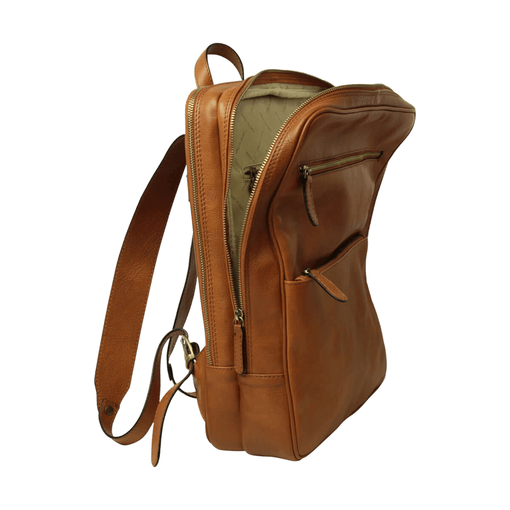 Zaino in pelle cognac con zip laterale e tasca aperta, tracolla regolabile