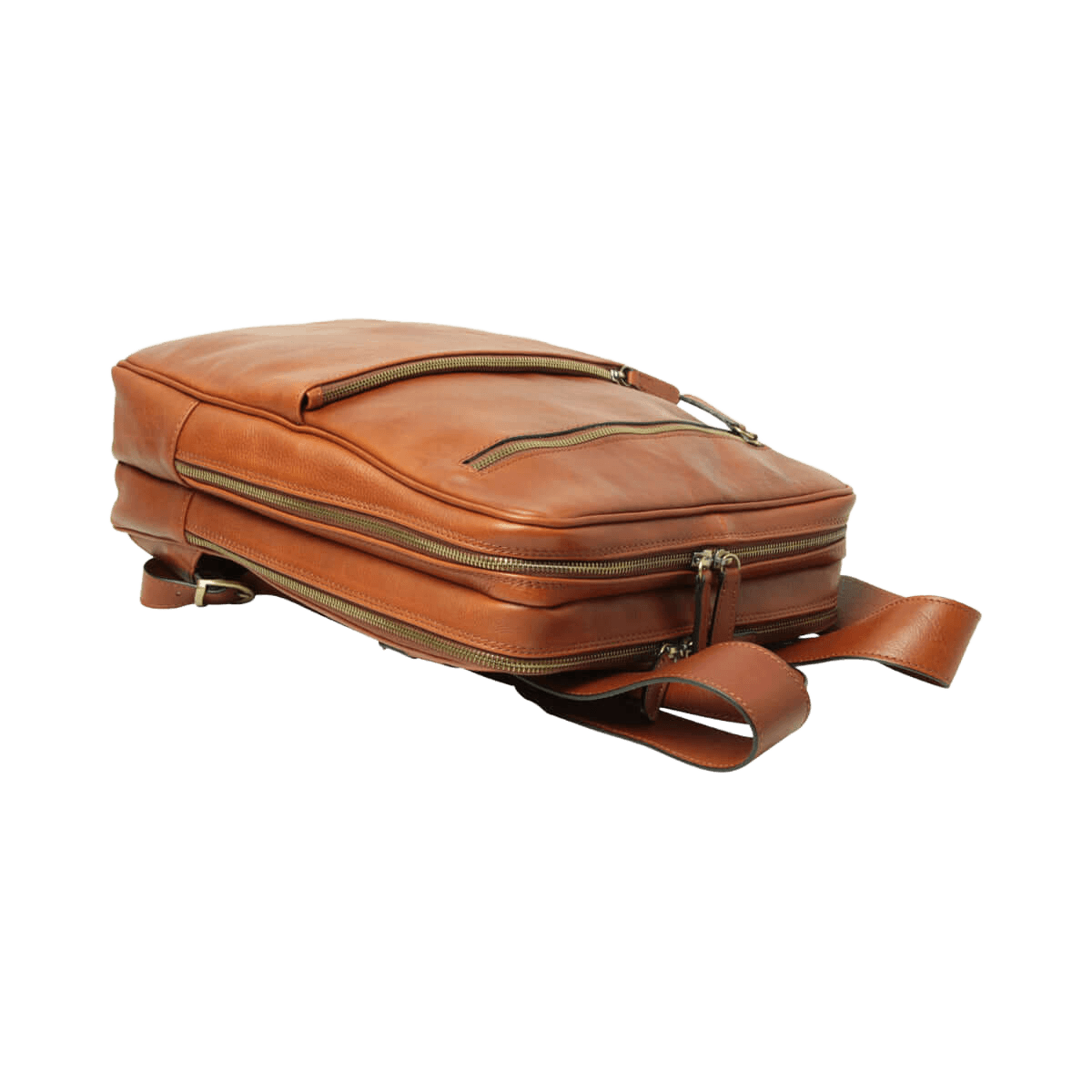 Zaino in pelle teak visto di lato, cerniera superiore e zip centrale.