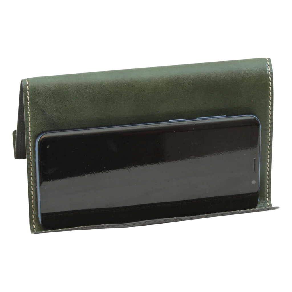 Supporto in pelle verde per iPad e iPhone, tasca frontale con bordo e cuciture