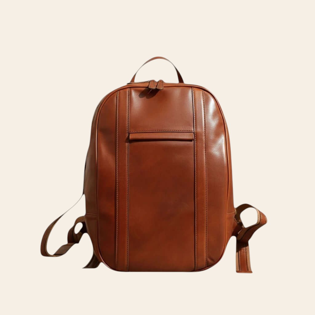 Vorderansicht des mahagonibraunen Laptop-Rucksacks aus Leder mit Tragegriff und Außentasche