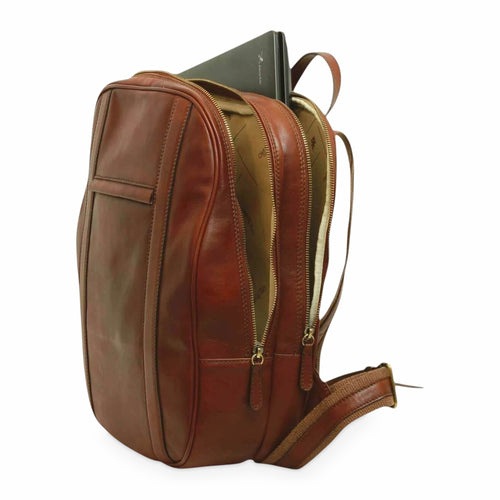 Zaino in vitello marrone mogano con spallacci e zip laterali