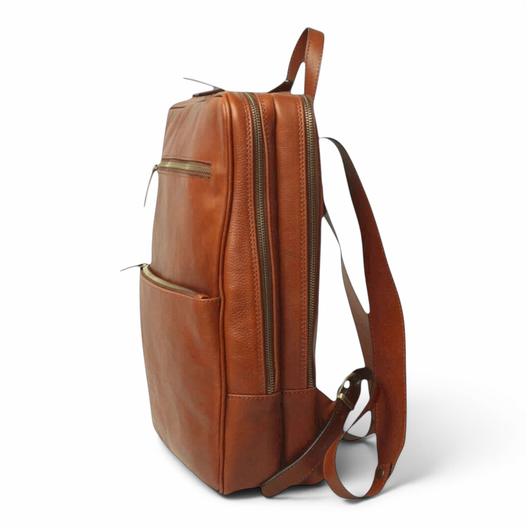 Zaino in pelle marrone con zip verticale laterale e tracolla