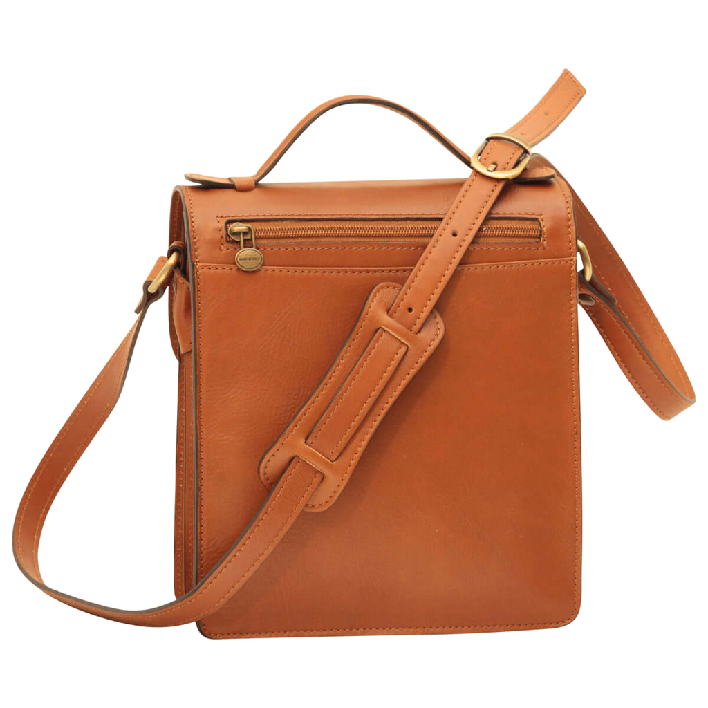 Borsa a tracolla in pelle marrone con tracolla imbottita e zip frontale