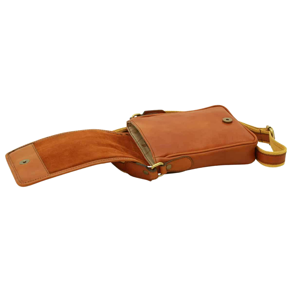 Borsa uomo tracolla in pelle marrone con tracolla gialla e fibbia