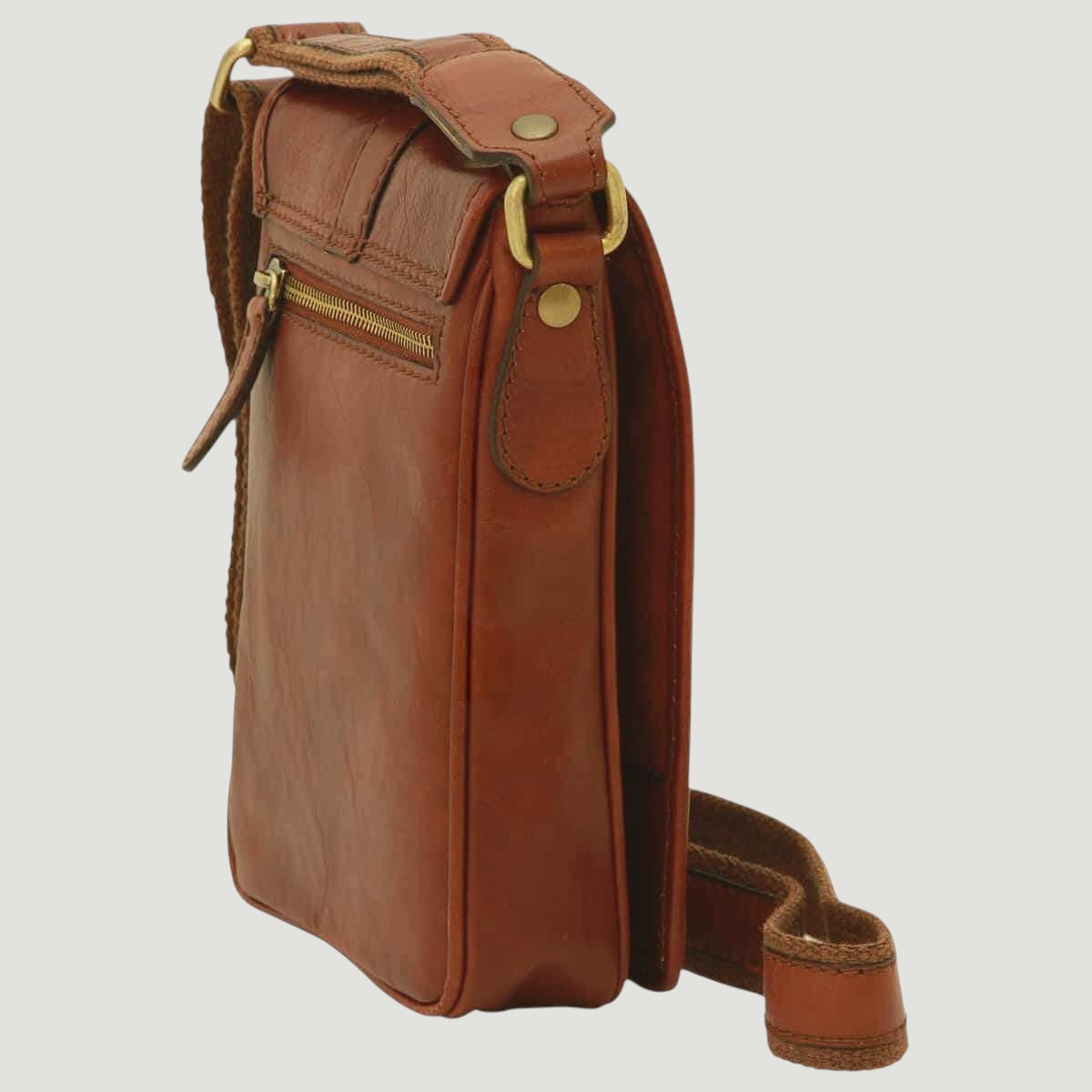 Borsa a tracolla Old Angler in pelle marrone, tasca frontale con zip e bottoni