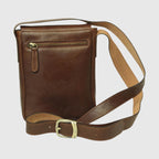 Borsa a tracolla in pelle castagna con zip frontale e tracolla con fibbia