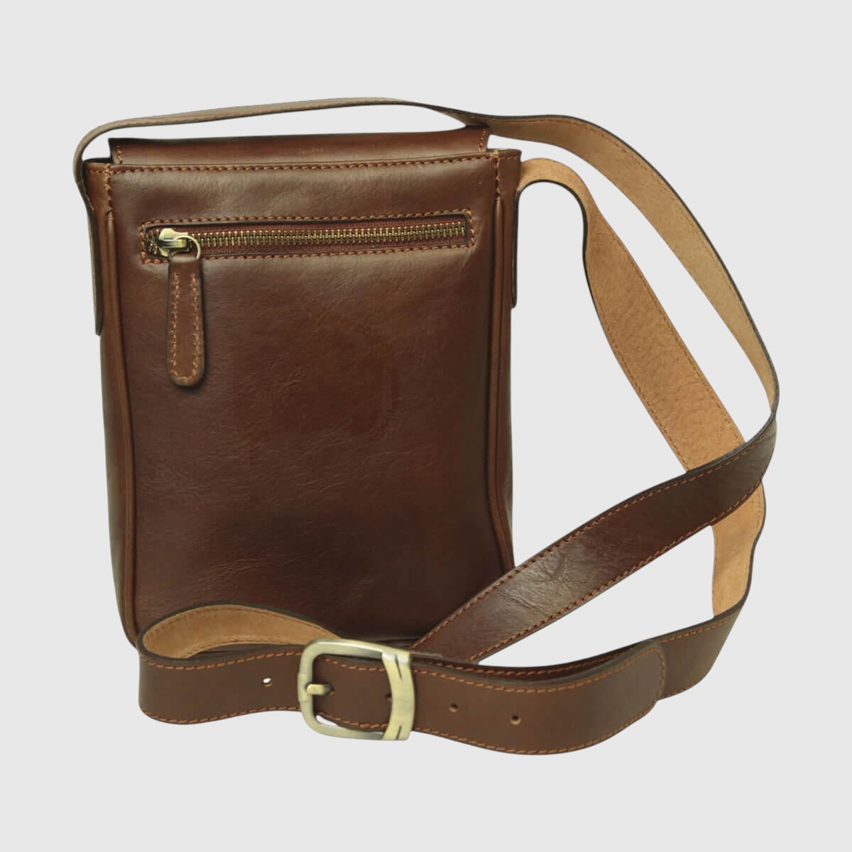 Borsa a tracolla in pelle castagna con zip frontale e tracolla con fibbia