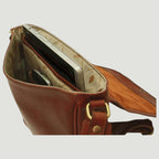 Borsa messenger in pelle mogano con interno foderato e tasche porta oggetti