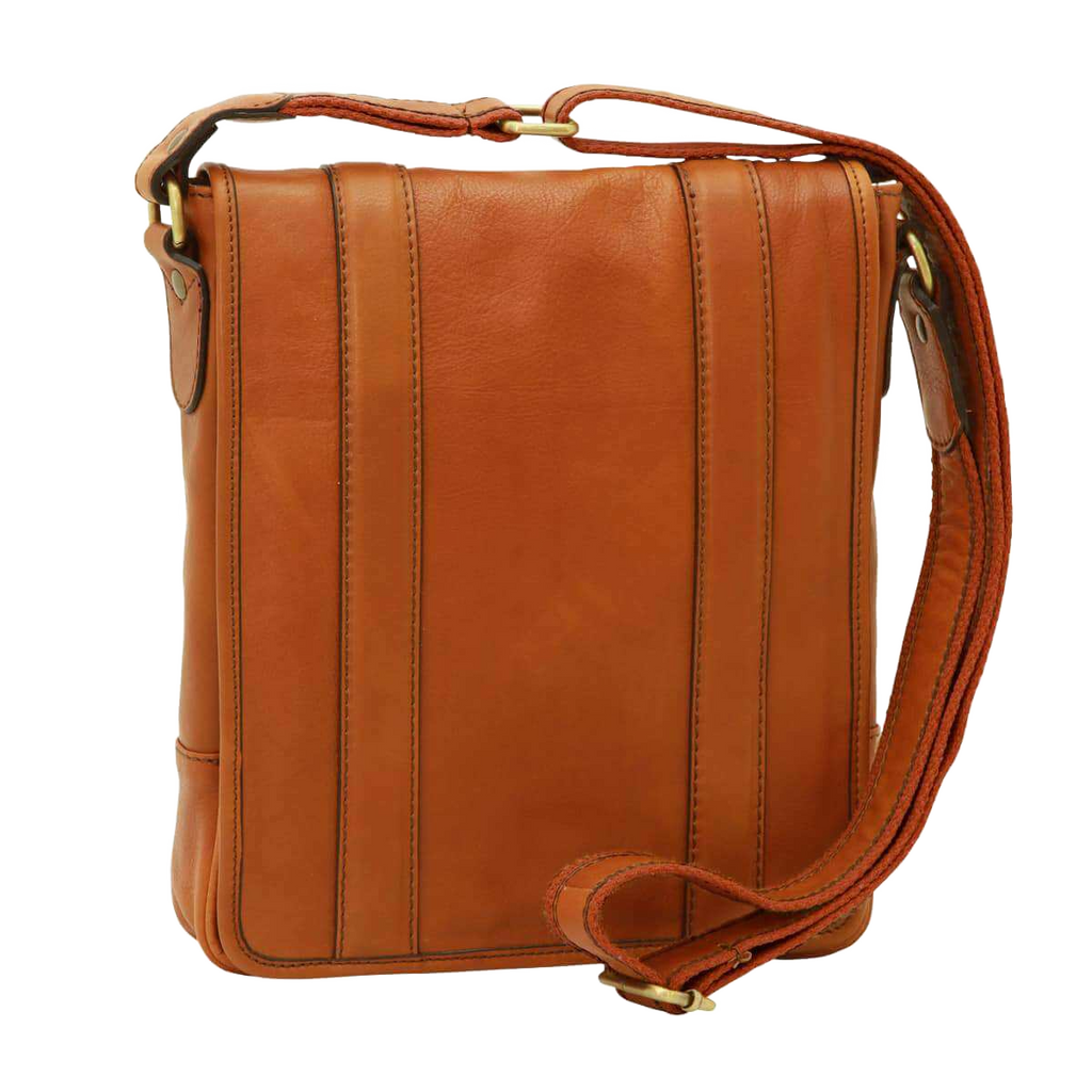 Borsa messenger in pelle color cognac con tracolla e dettagli cuciti verticali