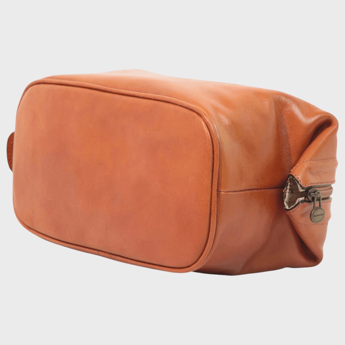 Astuccio porta cosmetici in pelle cuoio con cuciture frontali e cerniera perimetrale