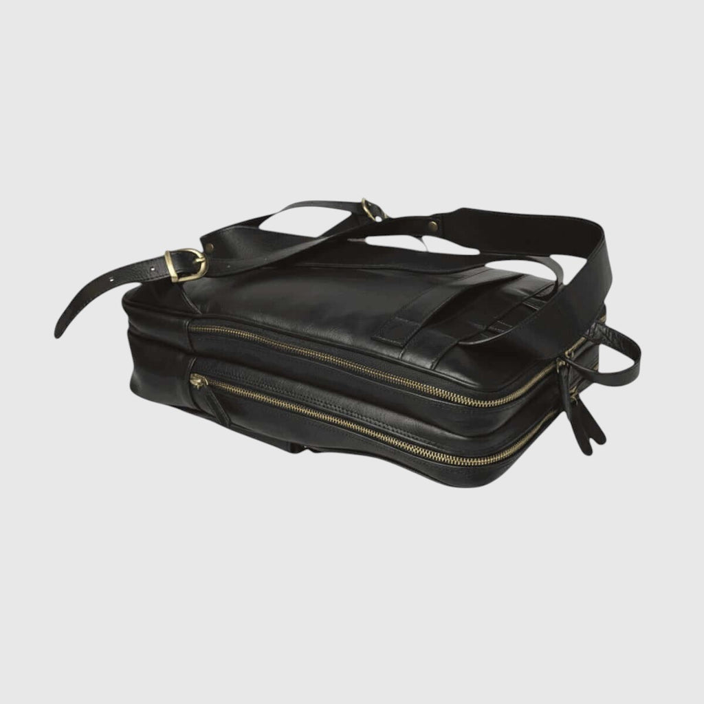 Zaino in pelle nera con doppia maniglia e zip frontali color oro