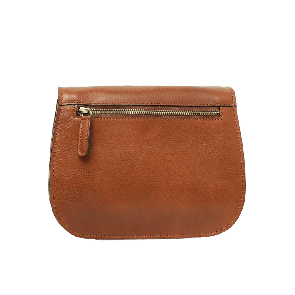 Borsa in pelle color teak con pattina e zip metallica frontale.