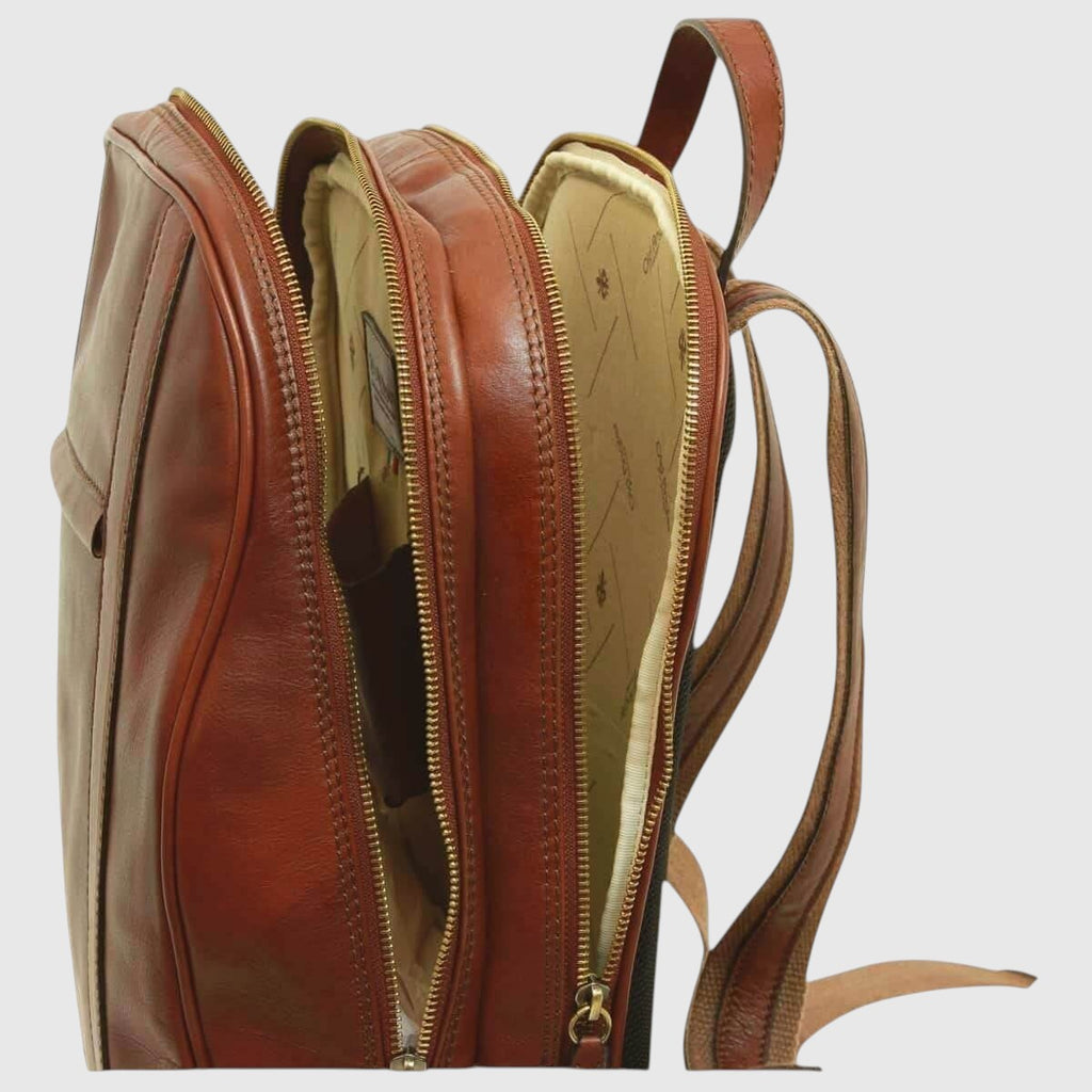 Zaino in vitello marrone mogano con interno beige e doppie cerniere