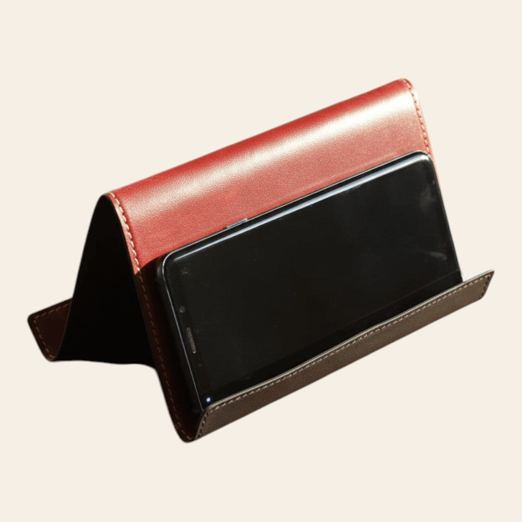 Supporto per iPad e iPhone in pelle vitello rossa, Old Angler