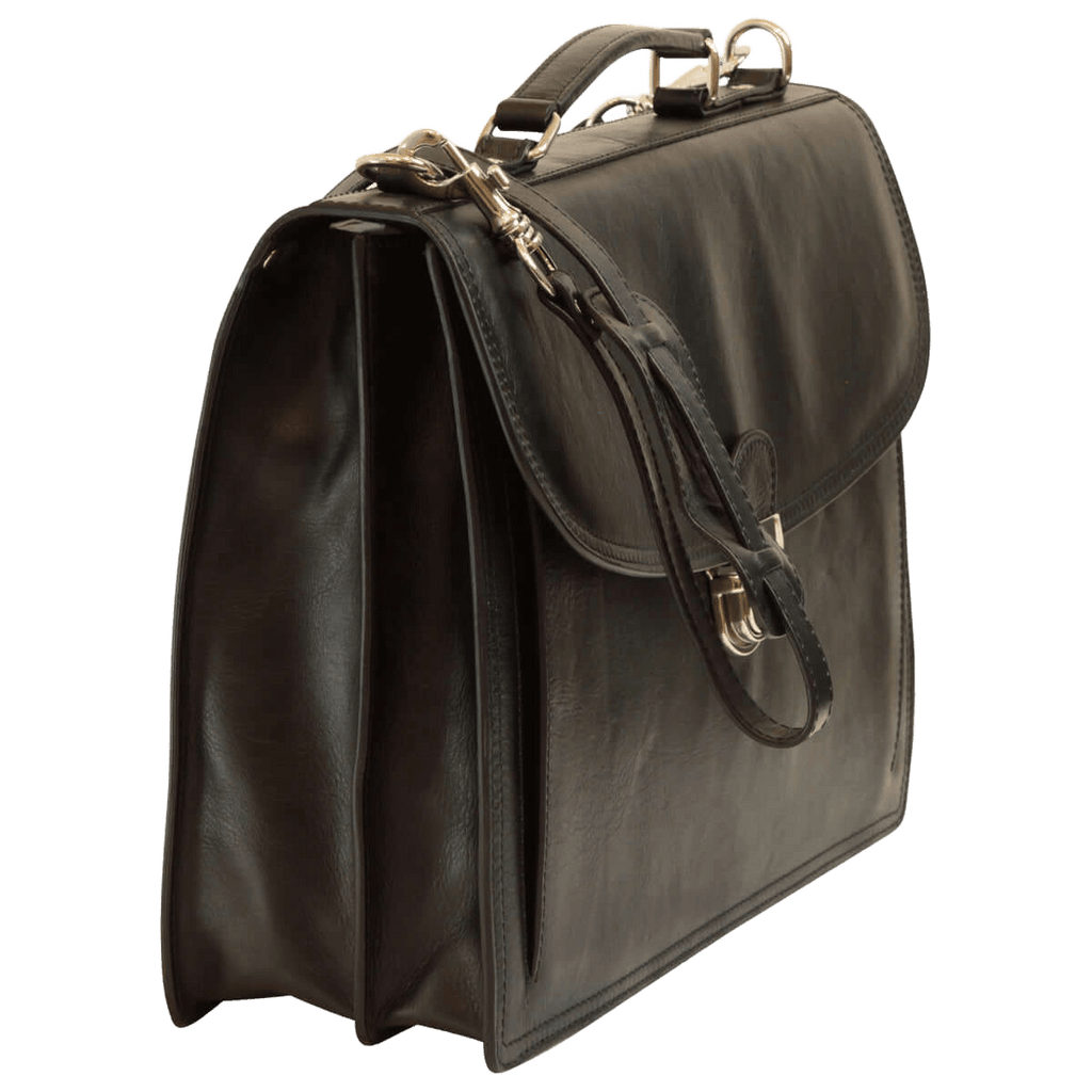 Borsa in pelle nera da uomo con tracolla in pelle e maniglia superiore metallica.