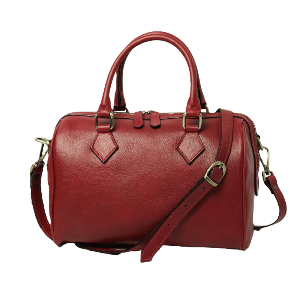 Bauletto in pelle rossa con due manici e tracolla, dettagli a fibbia metallica.