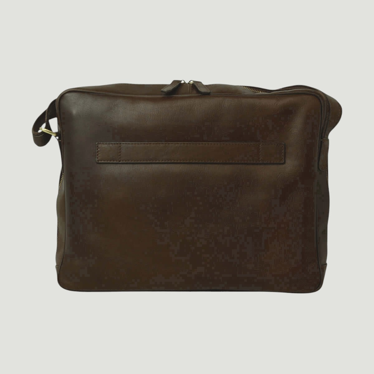 Borsa messenger in pelle scura con zip superiore e tasca rettangolare posteriore, tracolla.