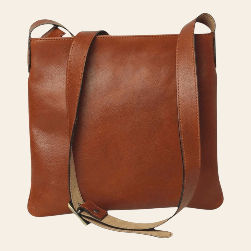 Borsa a tracolla in pelle marrone con manici laterali e tracolla ampia