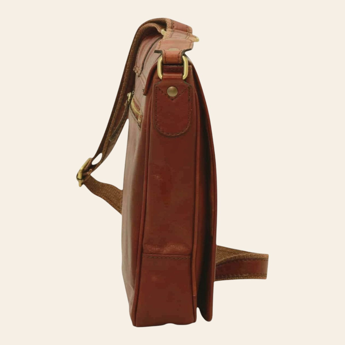 Borsa messenger in vitello mogano con passante e interno in vista
