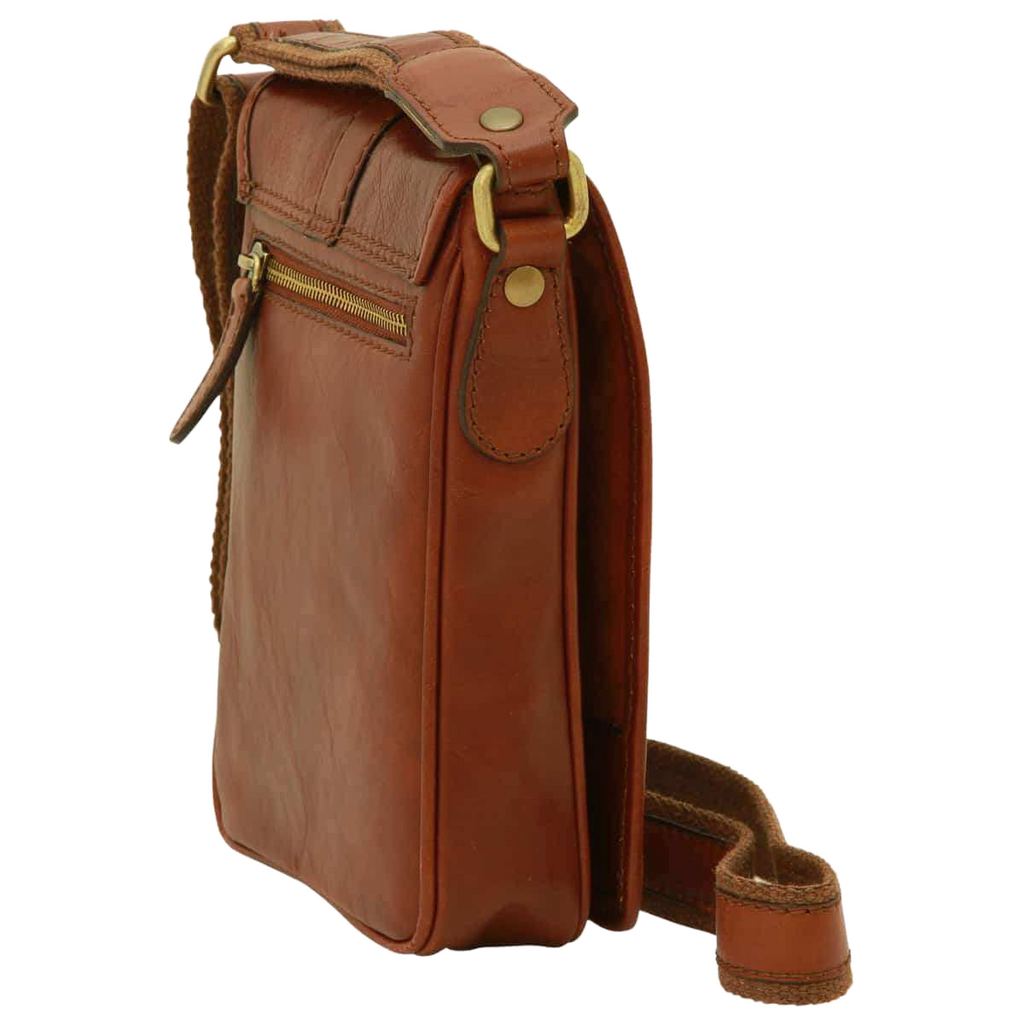 Borsa uomo in pelle marrone laterale con tasca frontale e passante per tracolla