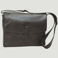 Borsa messenger in pelle scura con pattina e fibbie, tracolla con fibbia