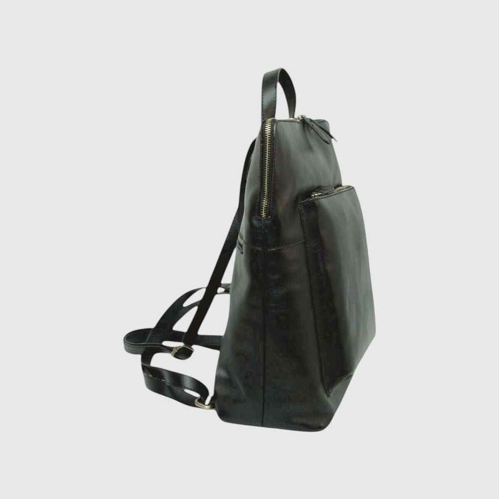 Zaino in pelle nera con zip laterale e tracolla regolabile