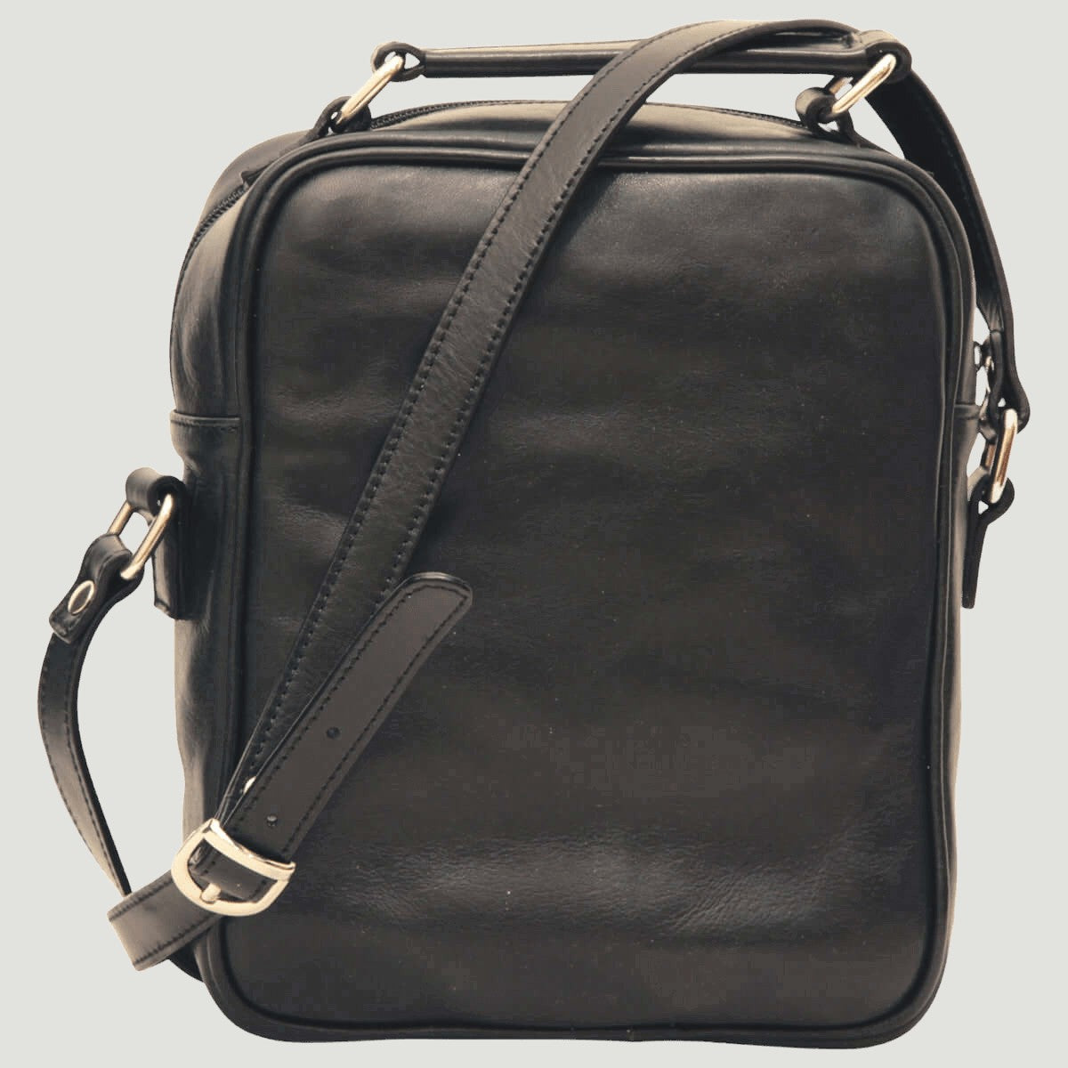 Borsa a tracolla in pelle nera con tasca frontale e tracolla regolabile, chiusura zip