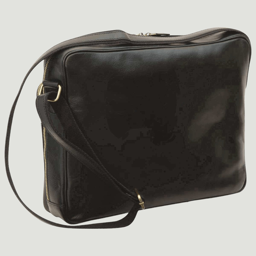Borsa a tracolla grande in pelle nera con zip laterale e tracolla in pelle