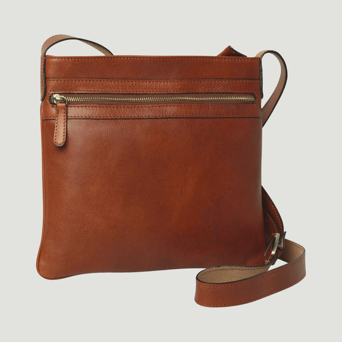 Borsa a tracolla in pelle marrone cognac, chiusura con zip e tracolla regolabile