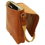 Borsa messenger in pelle conciata al vegetale cuoio, tracolla e patta con fibbia