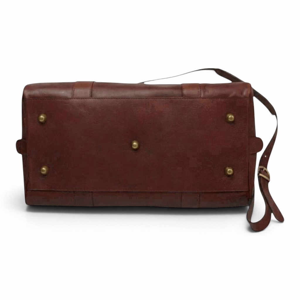 Borsone grande in pelle marrone con patta frontale e fibbie dorate