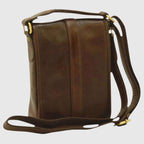 Borsa a tracolla in pelle marrone scuro con cerniera e fibbie metalliche