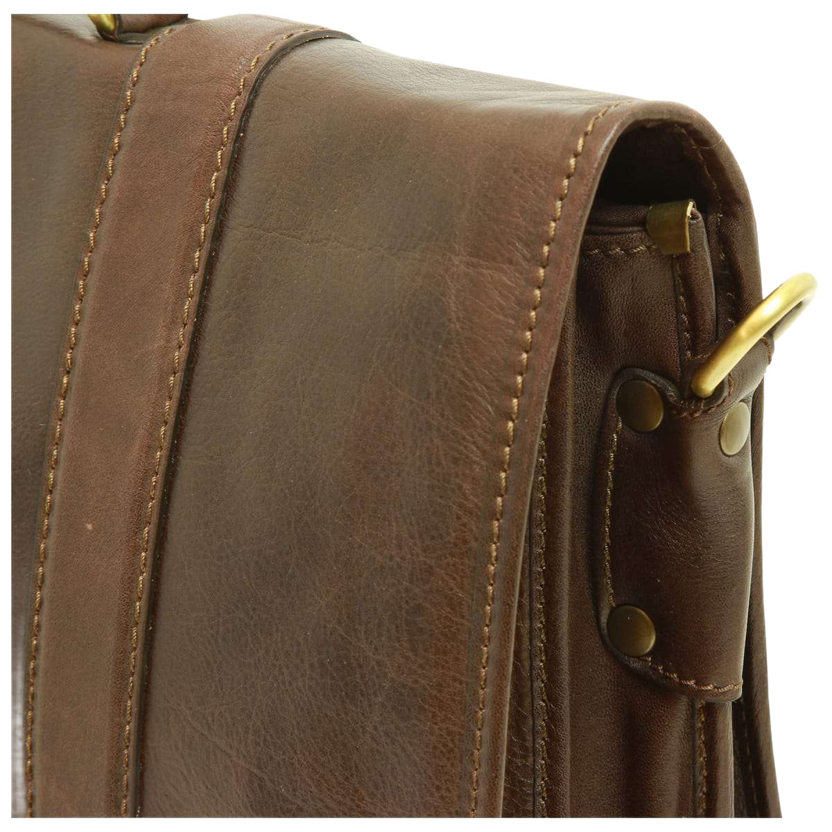 Cartella in pelle marrone scuro, cuciture a contrasto e bottoni metallici.
